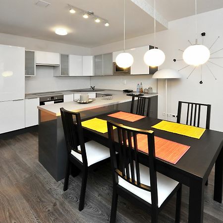 Aplend City Laurinska 11 Bratislava Exterior photo